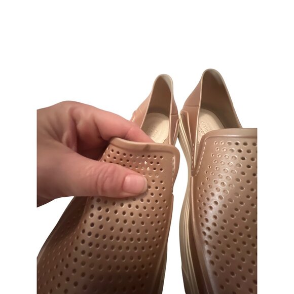 Crocs Womens Classic Perforated Slip-On Shoes Sz 8 - Picture 3 of 7